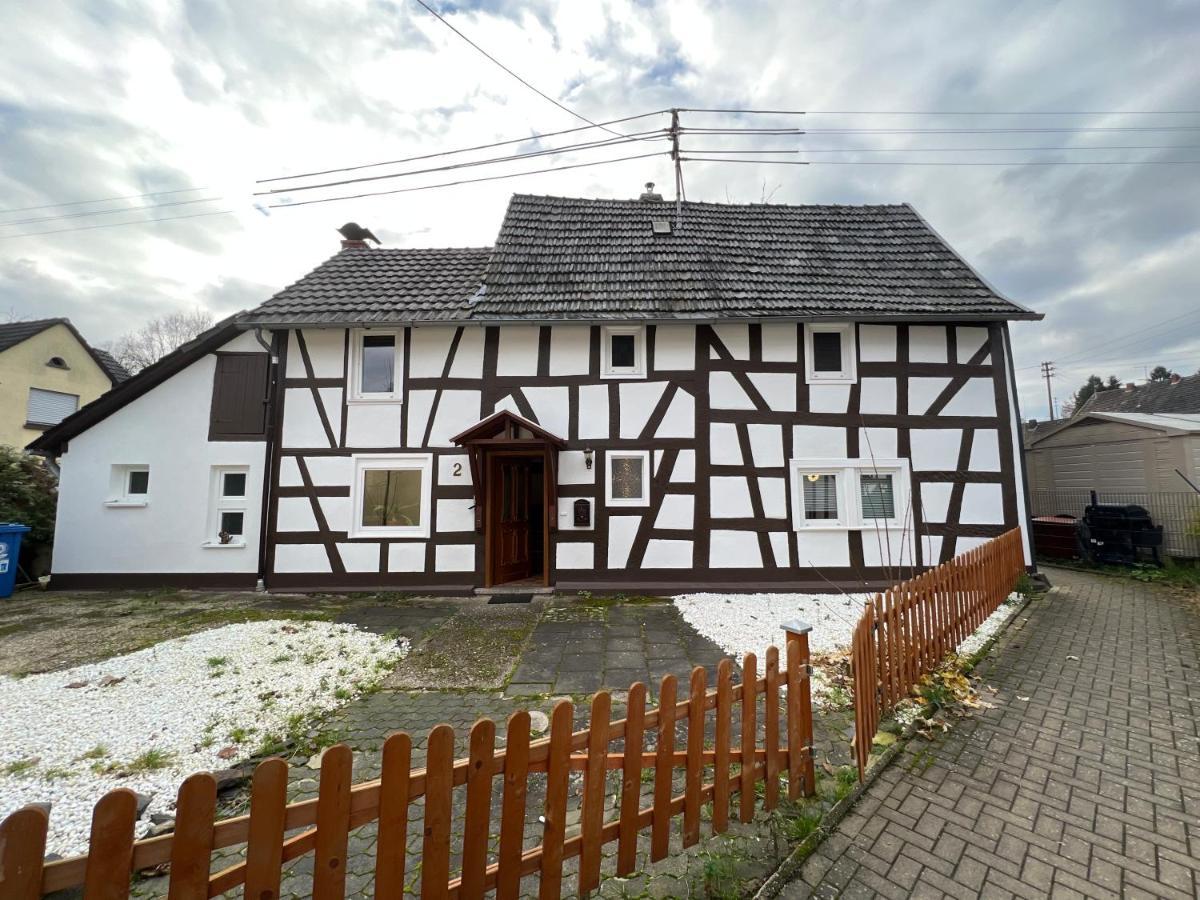 300 Jahre Altes Renoviertes Fachwerkhaus Villa Peterslahr Bagian luar foto