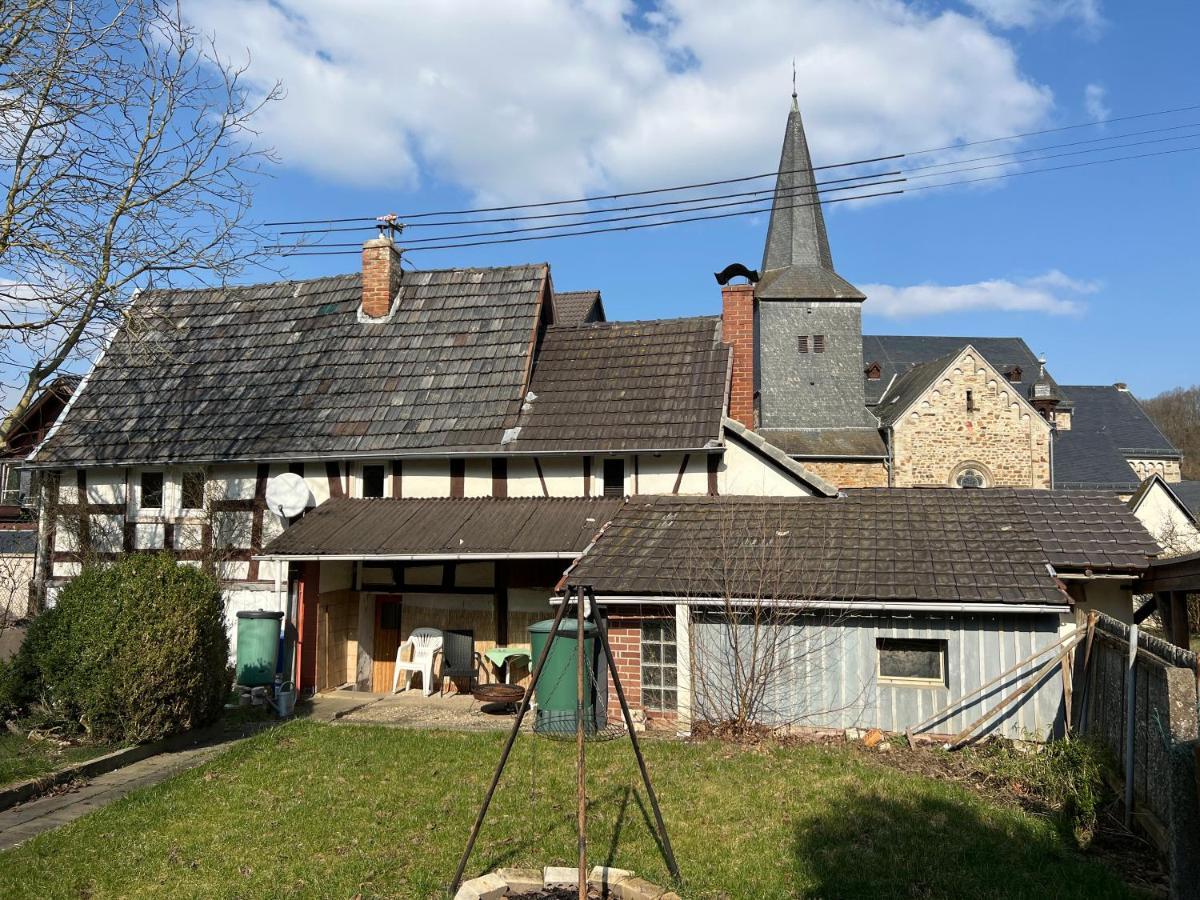 300 Jahre Altes Renoviertes Fachwerkhaus Villa Peterslahr Bagian luar foto